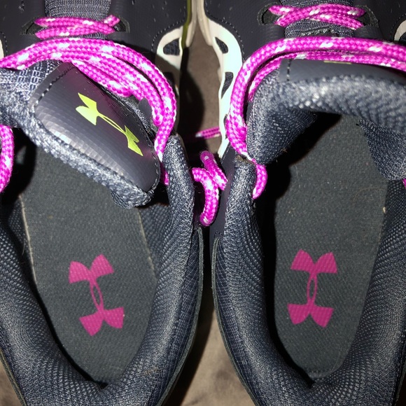 Under armour gray with lime and raspberry size 9 - Picture 5 of 5